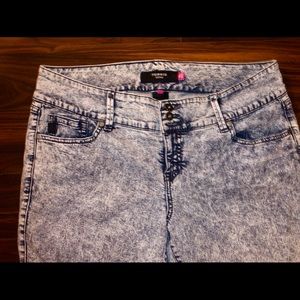 Never worn! Torrid Jeans size 16